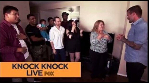 KNOCK KNOCK LIVE: Дэвид Бекхэм пришел в гости к семье